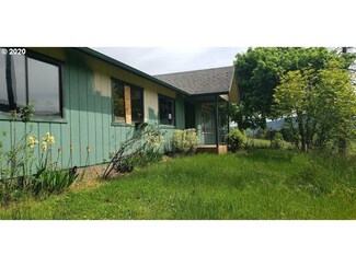 1805 Weaver Rd, Myrtle Creek, OR 97457