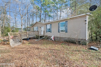 4066 General Howe Rd, Riegelwood, NC 28456