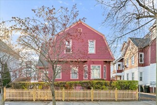 54 Dawes St, Springfield, MA 01109