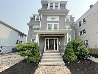 214 E Eagle St Unit 4, Boston, MA 02128