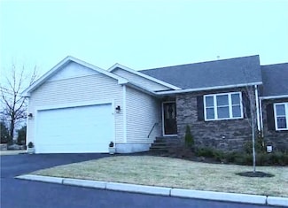 32 Sweet Pea Dr, Cranston, RI 02921