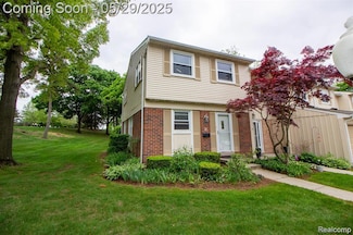 1522 Brentwood Dr, Troy, MI 48098