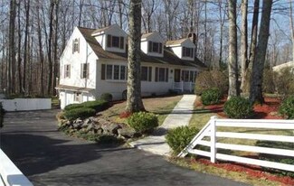 3 Glen Ellen Ln, Rochdale, MA 01542