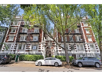 1811 NW Couch St Unit 210, Portland, OR 97209
