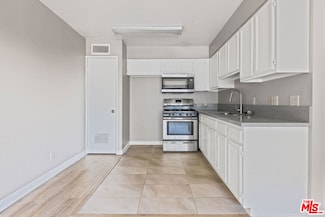820 S St Andrews Place Unit 303, Los Angeles, CA 90005
