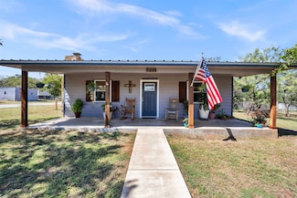 801 Ballard St, Tow, TX 78672