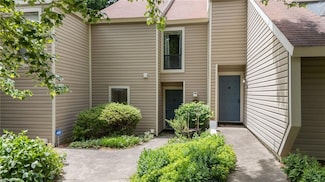 217 Village Ln Unit G, Greensboro, NC 27409