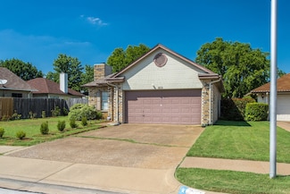 809 Waverly Dr, Arlington, TX 76015