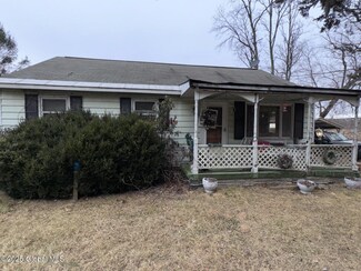 1015 River Rd, Schodack Landing, NY 12156