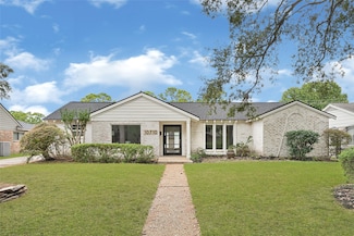 10710 Candlewood Dr, Houston, TX 77042