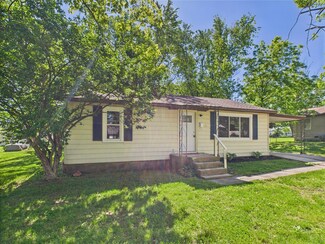 316 Brentwood Ave, Mountain Grove, MO 65711