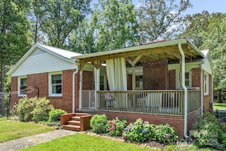 1215 Upper Brush Creek Rd, Fairview, NC 28730