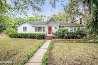 2401 Pine Haven St, Beaufort, SC 29902