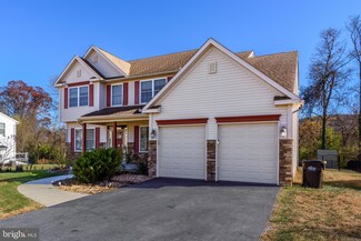 65 Edinboro Ln, Reading, PA 19605