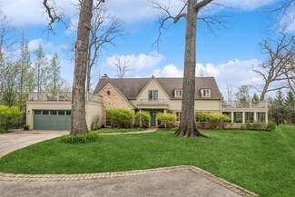 22 Country Ln, Northfield, IL 60093