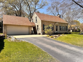 11625 W Underwood Pkwy, Milwaukee, WI 53226