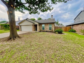 1711 Oxford Dr, Mansfield, TX 76063