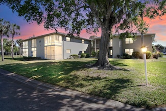 28 Lake Vista Trail Unit 201, Port Saint Lucie, FL 34952