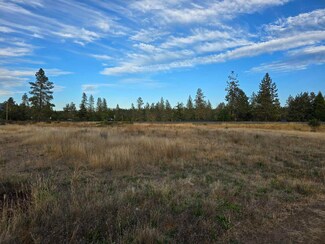 261 Burch Dr, Cave Junction, OR 97523