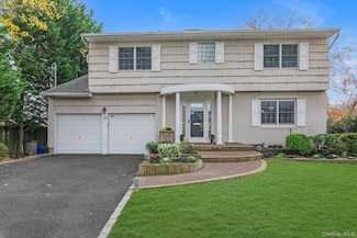 19 Dell Dr, East Rockaway, NY 11518