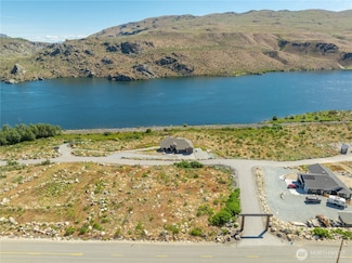 2 Boulder Loop, Pateros, WA 98846