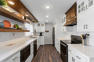 5232 Country Club Dr, Granbury, TX 76049