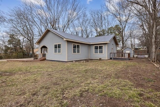 305 E Laurel St, Hugo, OK 74743