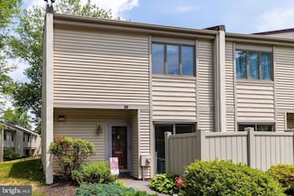 66 Twin Brooks Dr, Willow Grove, PA 19090