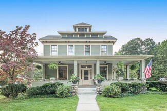 351 N Kalamazoo Ave, Marshall, MI 49068