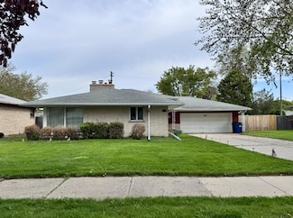 620 North St, Racine, WI 53402