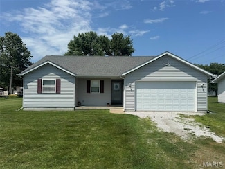 512 S Border St, Monroe City, MO 63456