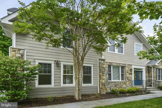 8102 Maya Ct, Vienna, VA 22182