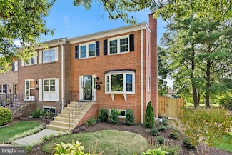 3331 Spring Ln, Falls Church, VA 22041