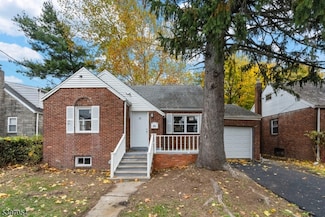 11 Carrelton Dr, Paterson, NJ 07522