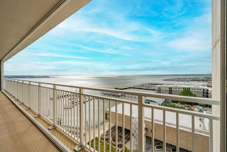 330 Concord St Unit 12H, Charleston, SC 29401