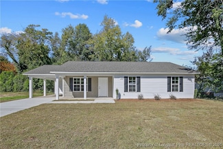 1316 Hamlet St, Fayetteville, NC 28306