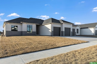 5910 N 208th St, Omaha, NE 68022