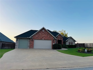 5749 S Chanberry Ln, Rogers, AR 72758