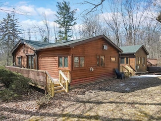 456 Devils Hole Rd, Cresco, PA 18326