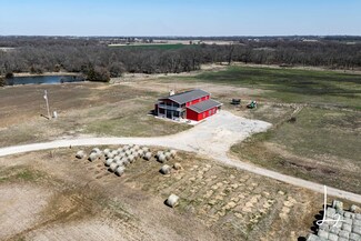 662 N 108th St, Girard, KS 66743