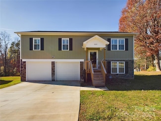 3215 24th St NE, Hickory, NC 28601