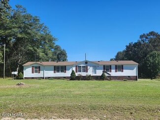 75 Simpson Ln, Turkey, NC 28393