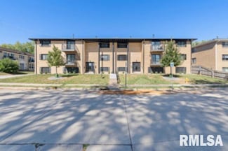1646 W 42nd St Unit 12, Davenport, IA 52806