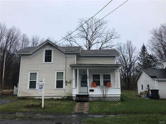 28 Spring St, Phoenix, NY 13135