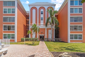 6800 20th Ave N Unit 307, Saint Petersburg, FL 33710
