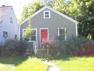 1917 William St, Lansing, MI 48915