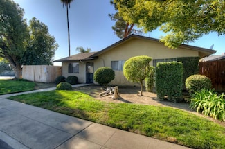 1136 Sylmar Ave, Clovis, CA 93612