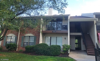 77 Baldwin Ct, Basking Ridge, NJ 07920