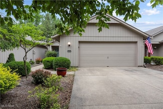 12653 Doria Ct, Strongsville, OH 44149