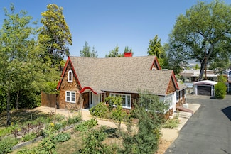 989 S Oakdale Ave, Medford, OR 97501